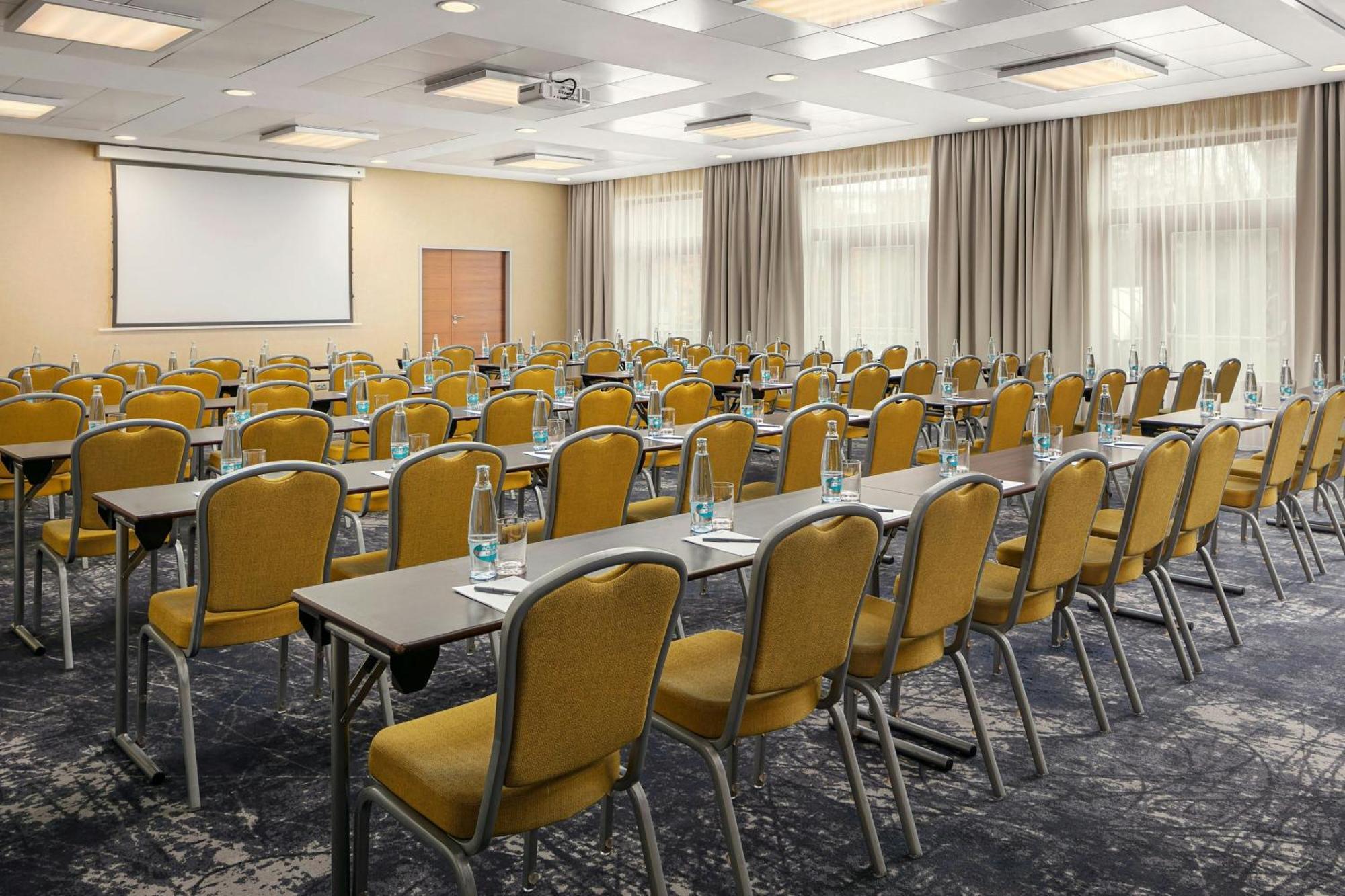 Courtyard By Marriott Pilsen Hotel Kültér fotó
